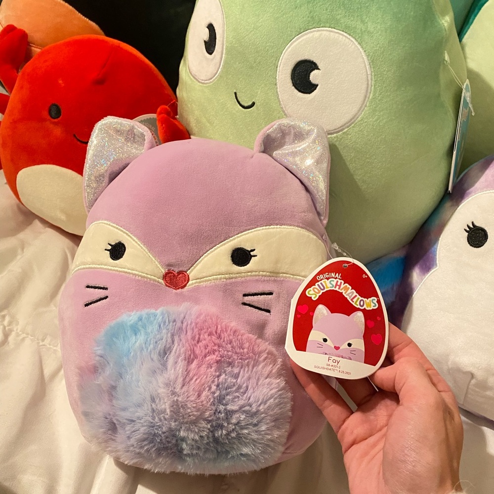 Squishmallow “Fay” the Fox Valentine 8”